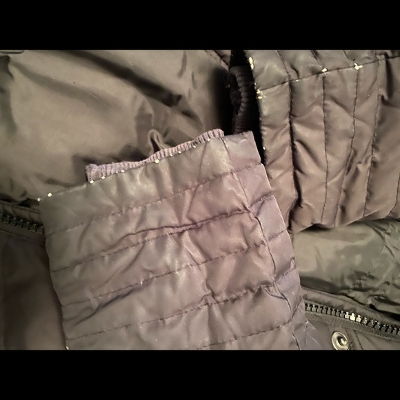 There is a little fade at the wrist sides. - Picture 2 of 4